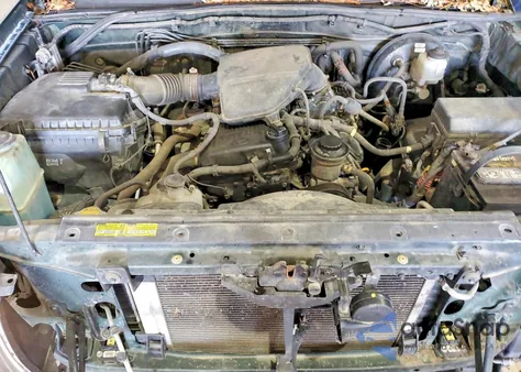 2009 Toyota Tacoma из США, поврежденный, VIN 5TENX22N69Z593236